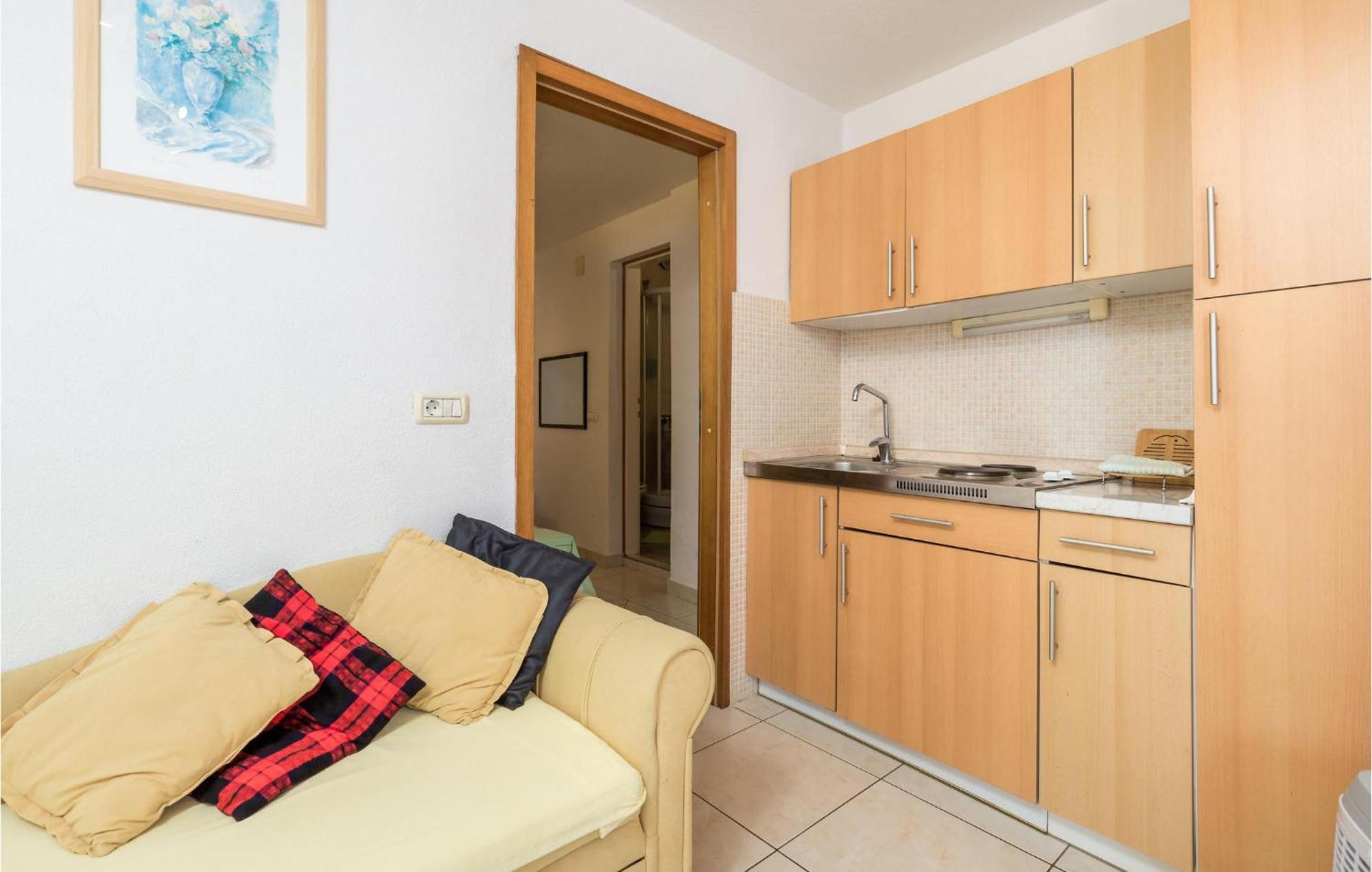 Beach Front Apartment In Punta Kriza With Kitchen 외부 사진