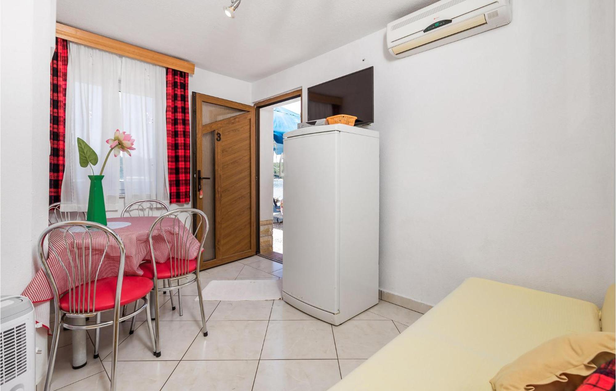 Beach Front Apartment In Punta Kriza With Kitchen 외부 사진