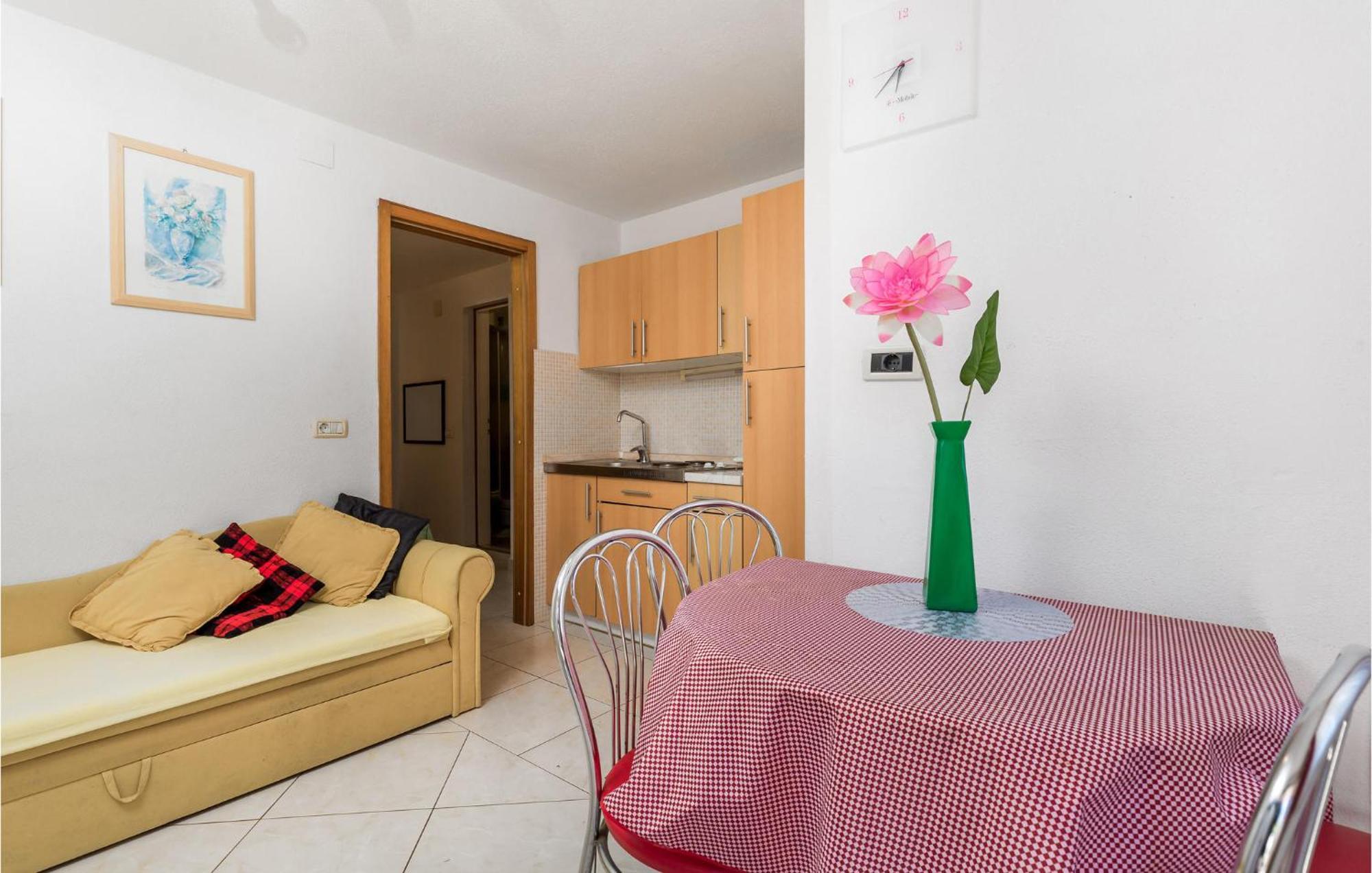 Beach Front Apartment In Punta Kriza With Kitchen 외부 사진