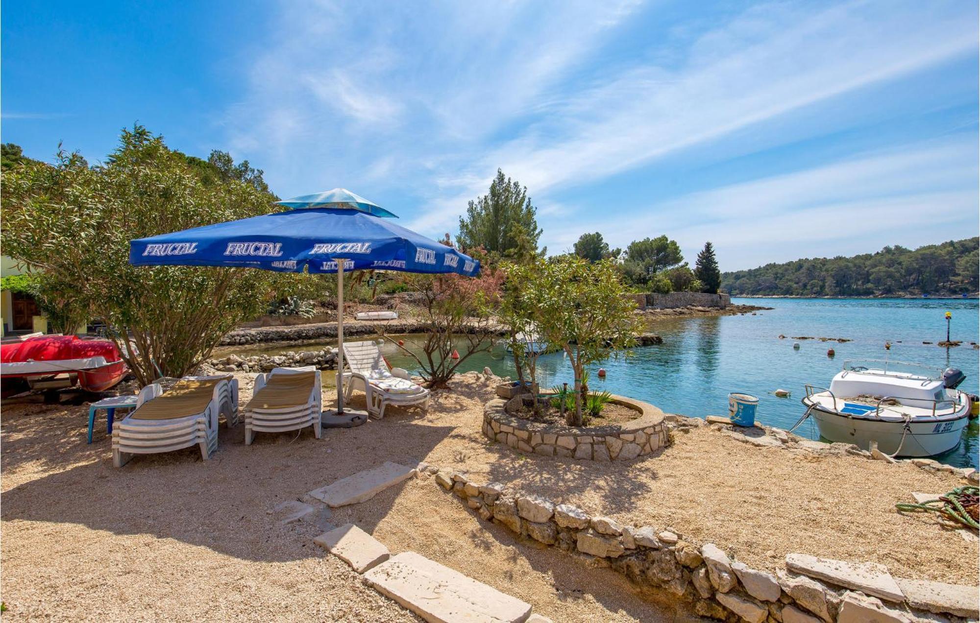 Beach Front Apartment In Punta Kriza With Kitchen 외부 사진